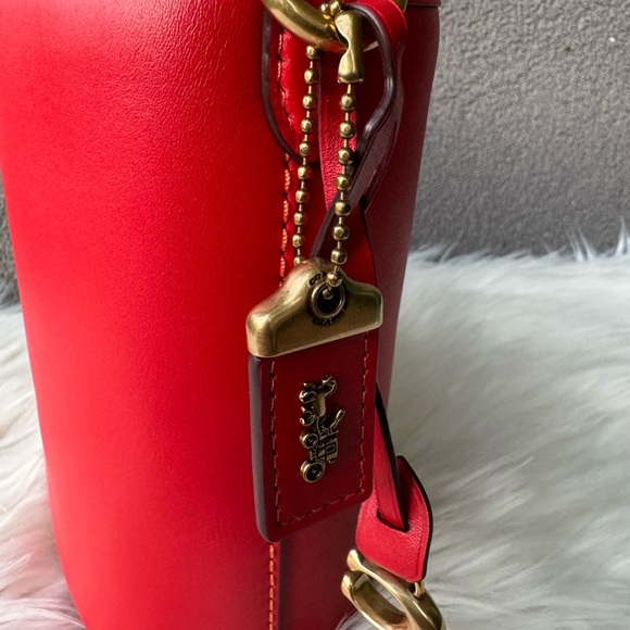 DAKOTA BUCKET BAG 16 - Picture 6 of 8